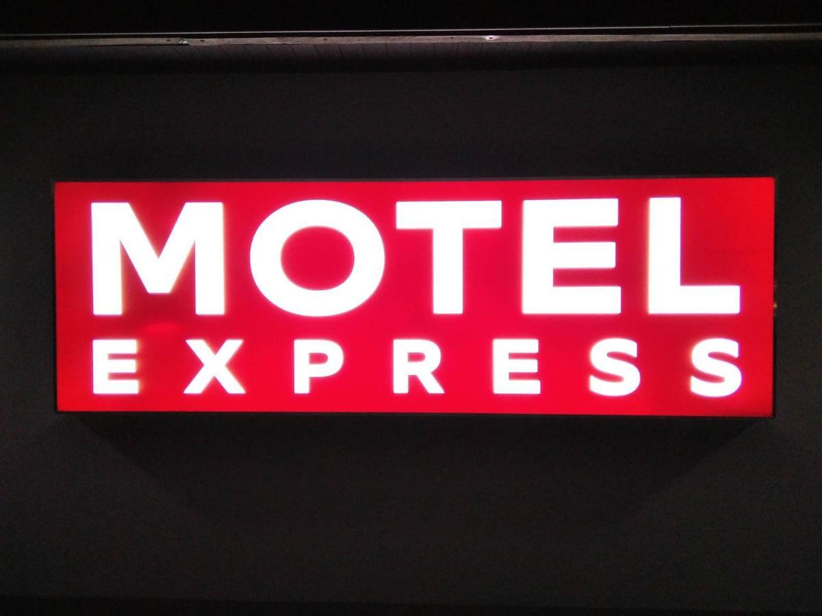 Motel Express Bogucin  外观 照片